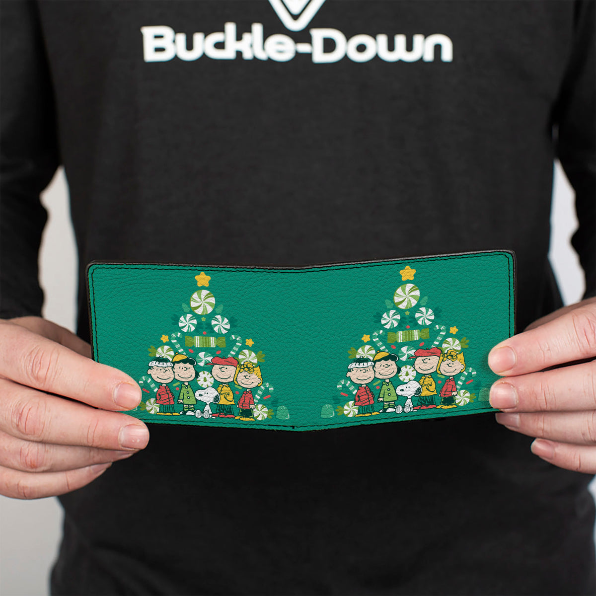 Peanuts Holiday Christmas Tree Group Bi-Fold Wallet – Fan Gear Greens Bi-Fold Wallets Peanuts